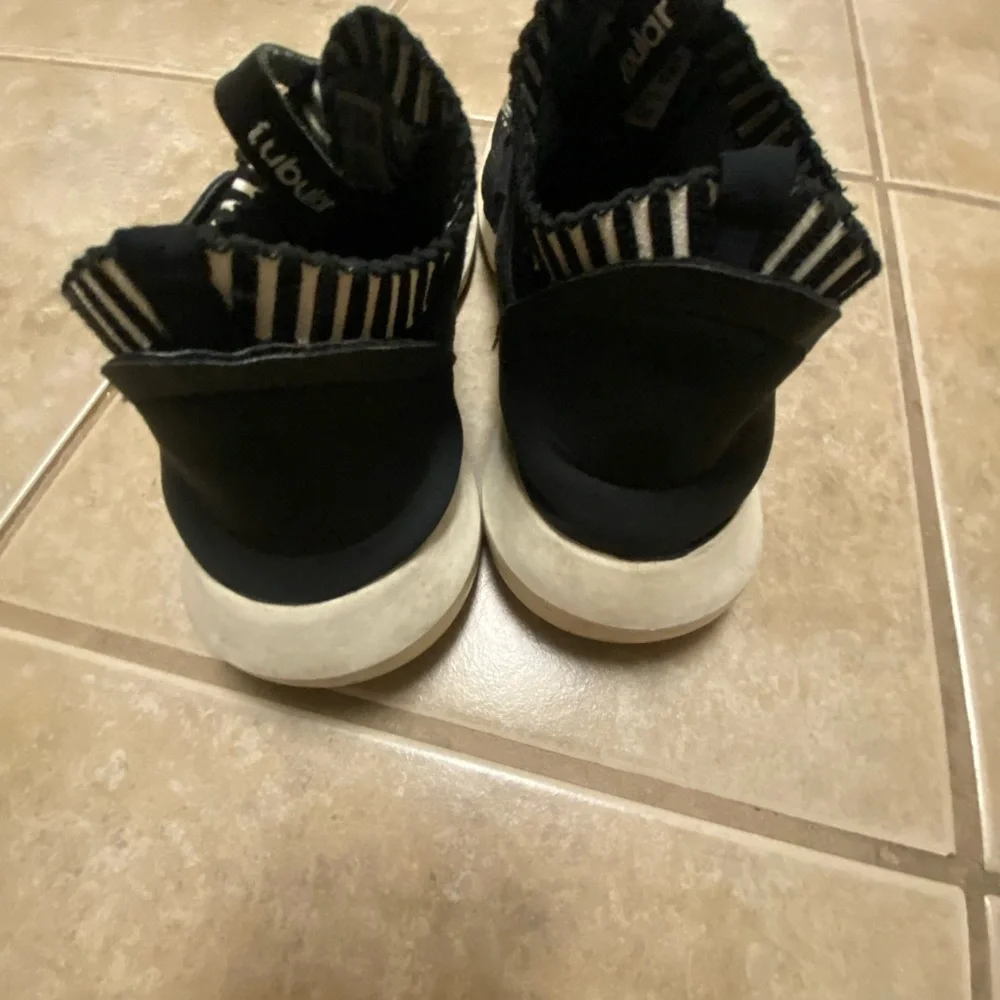 Adidas High-Top Black and Gray Sneakers - Picture 5 of 6